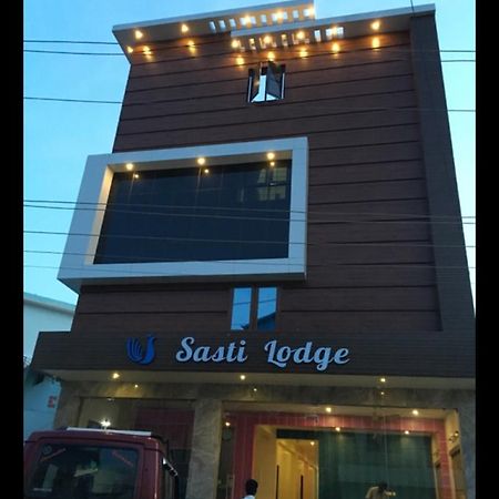 Sasti Hotel Palani Exterior foto